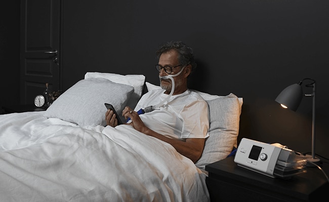 terapia-ad-alti-flussi-ossigeno-copd-paziente-impostazione-domiciliare (smartphone)